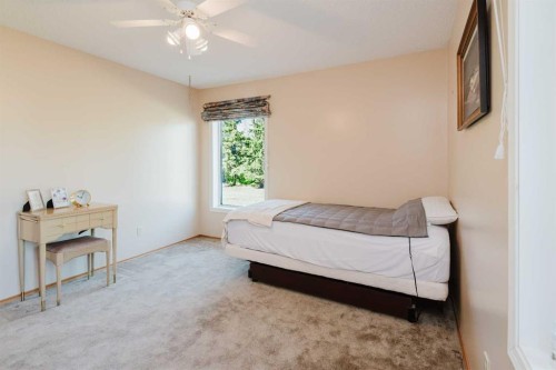 80057 712 Township, Wembley, AB - Indoor Photo Showing Bedroom