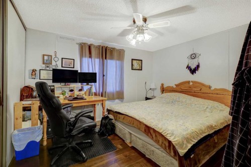 10115 99 Avenue, Bezanson, AB - Indoor Photo Showing Bedroom