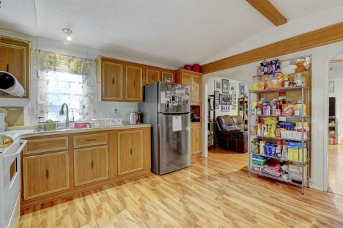 10115 99 Avenue, Bezanson, AB - Indoor Photo Showing Kitchen