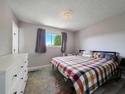 10638 Shand Avenue, Grande Cache, AB - Indoor Photo Showing Bedroom
