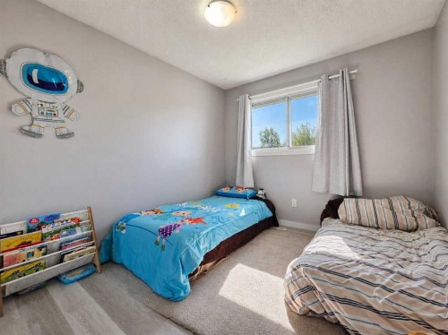 10638 Shand Avenue, Grande Cache, AB - Indoor Photo Showing Bedroom