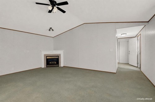 9518 111 Avenue, Clairmont, AB - Indoor Photo Showing Other Room