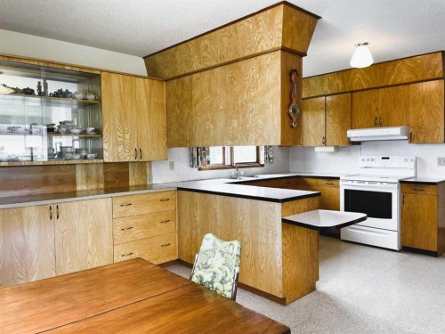 11209 103 Avenue, Fairview, AB - Indoor Photo Showing Kitchen