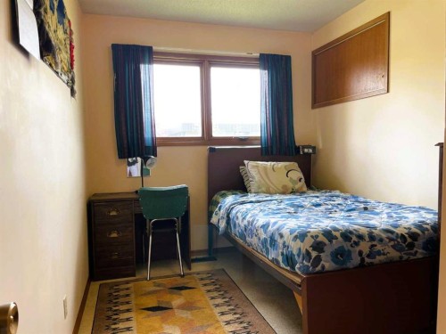 11209 103 Avenue, Fairview, AB - Indoor Photo Showing Bedroom