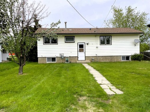 11209 103 Avenue, Fairview, AB - Outdoor