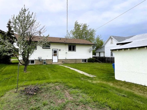 11209 103 Avenue, Fairview, AB - Outdoor