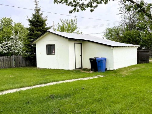 11209 103 Avenue, Fairview, AB - Outdoor