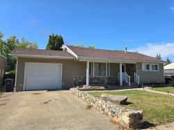8602 95 Street Peace River, AB T8S 1G5