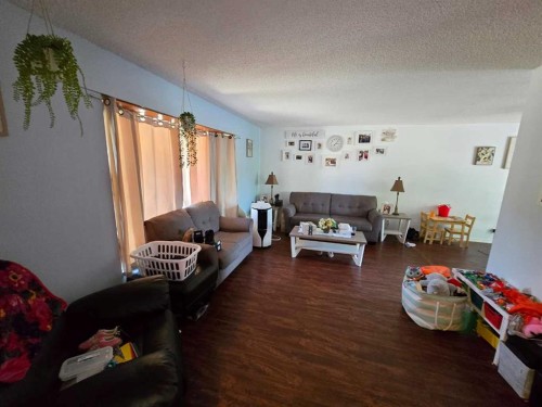 8602 95 Street, Peace River, AB 