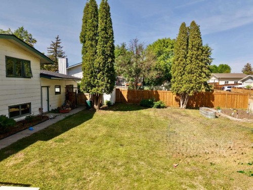 8301 94 Street, Peace River, AB 