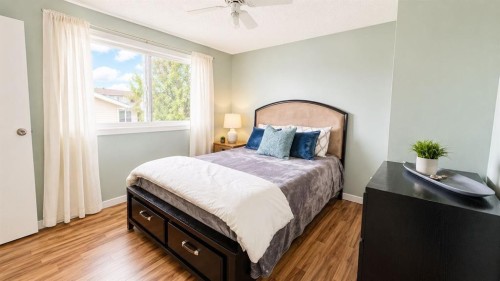 9928 93 Avenue, Wembley, AB - Indoor Photo Showing Bedroom