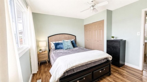 9928 93 Avenue, Wembley, AB - Indoor Photo Showing Bedroom