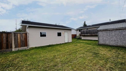 9928 93 Avenue, Wembley, AB - Outdoor With Exterior