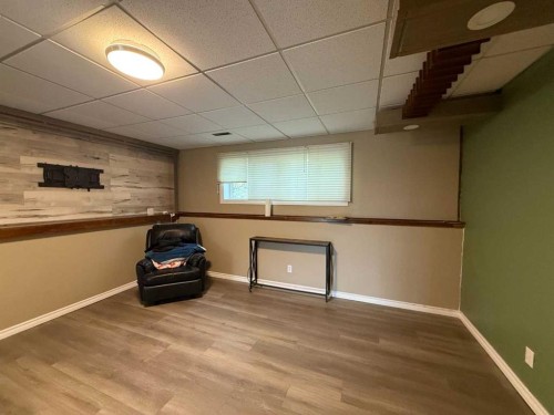 9913 72 Avenue, Peace River, AB 