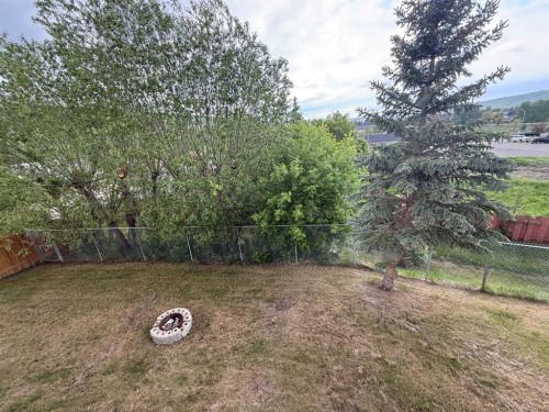 9913 72 Avenue, Peace River, AB 