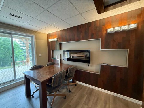 9913 72 Avenue, Peace River, AB 