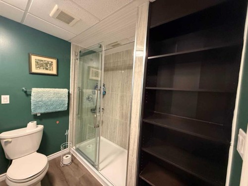 9913 72 Avenue, Peace River, AB 