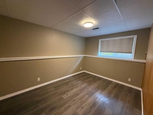 9913 72 Avenue, Peace River, AB 