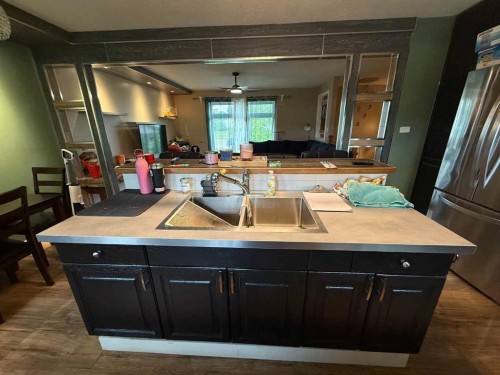 9913 72 Avenue, Peace River, AB 