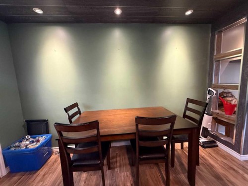 9913 72 Avenue, Peace River, AB 