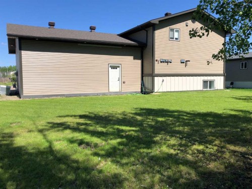 24 Dogwood Drive, High Level, AB 