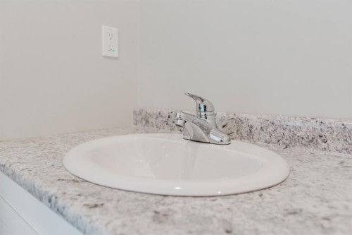 9825 96 Avenue, Grande Prairie, AB - Indoor Photo Showing Bathroom