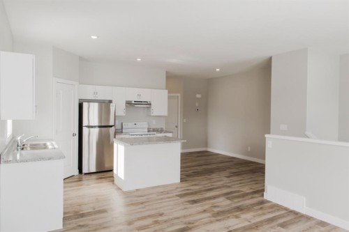 9825 96 Avenue, Grande Prairie, AB - Indoor Photo Showing Kitchen