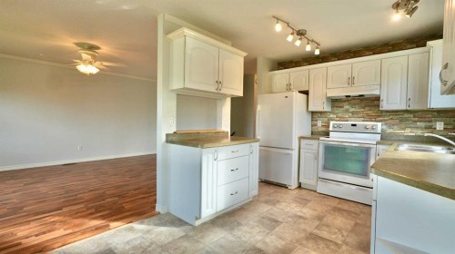 9805 75 Avenue, Peace River, AB 