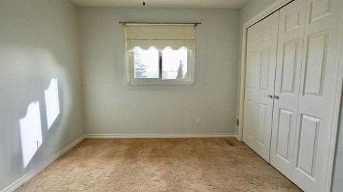 9805 75 Avenue, Peace River, AB 