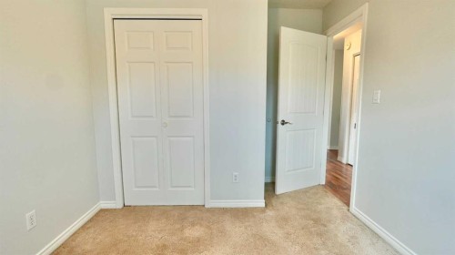 9805 75 Avenue, Peace River, AB 