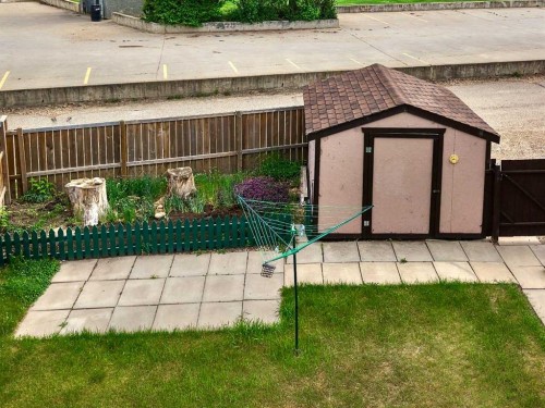 9805 75 Avenue, Peace River, AB 