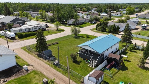908 4 Avenue, Hines Creek, AB - Outdoor With View