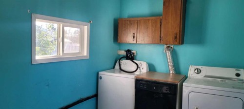 10304 114 Street, Fairview, AB - Indoor Photo Showing Laundry Room