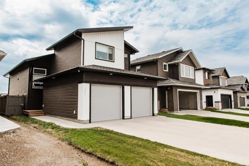10617 133 Avenue  Grande Prairie, AB T8X 0W5