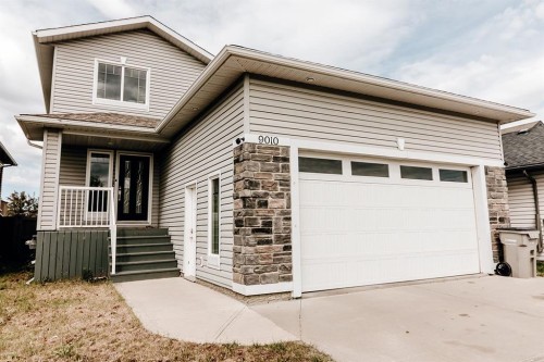9010 Willow Drive, Grande Prairie, AB 