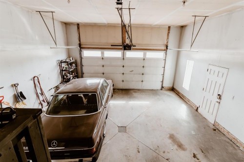 9010 Willow Drive, Grande Prairie, AB 