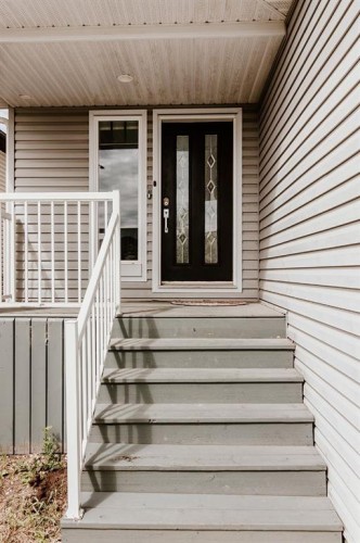 9010 Willow Drive, Grande Prairie, AB 