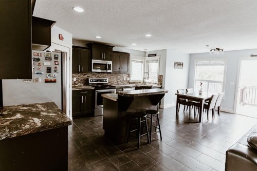 9010 Willow Drive, Grande Prairie, AB 