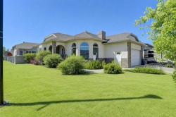 9009 128 Avenue Grande Prairie, AB T8X 8C7