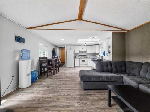 10414 103 Avenue, La Crete, AB - Indoor Photo Showing Living Room