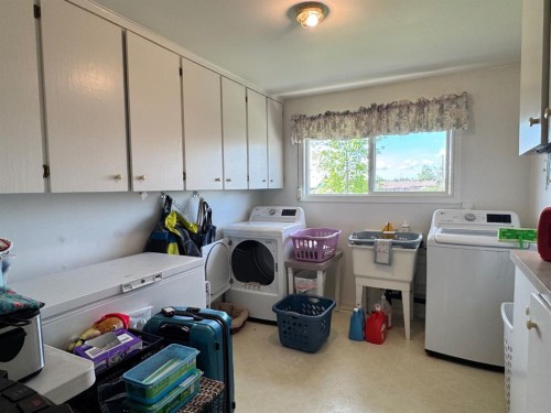 920 5 Avenue, Hines Creek, AB 