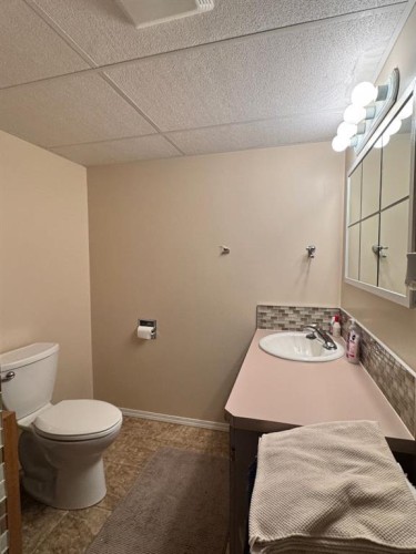 920 5 Avenue, Hines Creek, AB 