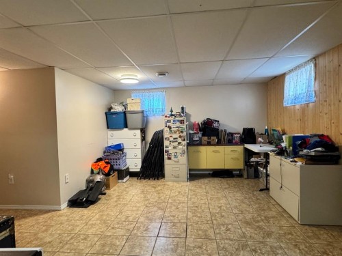 920 5 Avenue, Hines Creek, AB 