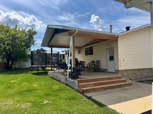 920 5 Avenue, Hines Creek, AB 