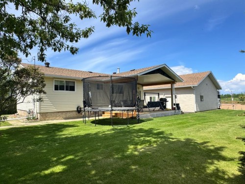 920 5 Avenue, Hines Creek, AB 