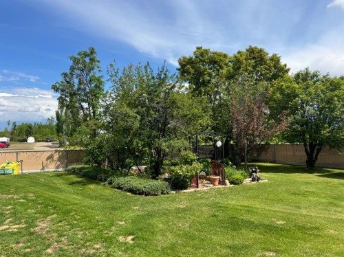 920 5 Avenue, Hines Creek, AB 
