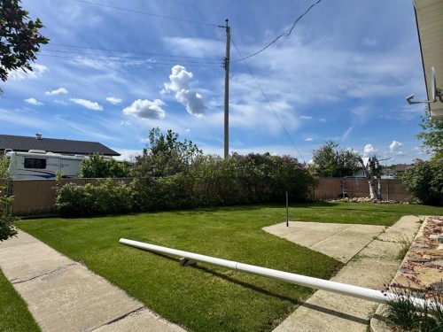 920 5 Avenue, Hines Creek, AB 