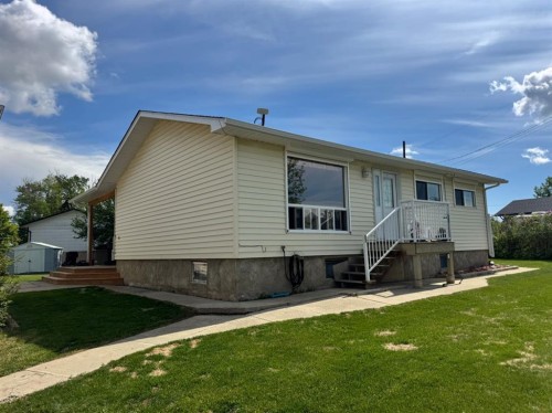 920 5 Avenue, Hines Creek, AB 