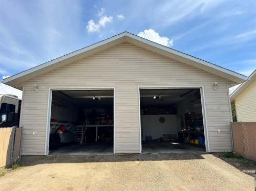 920 5 Avenue, Hines Creek, AB 