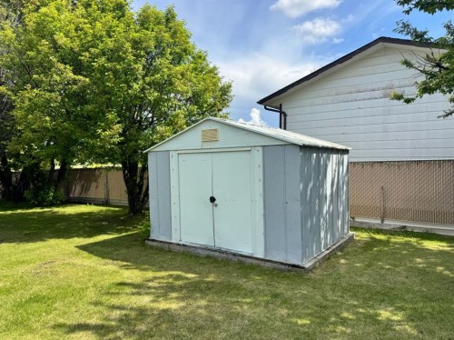 920 5 Avenue, Hines Creek, AB 